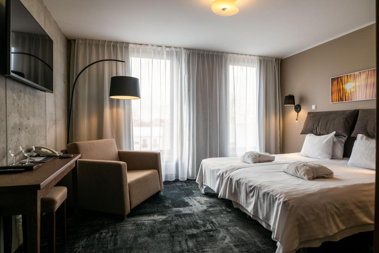 Johan Design & Spa Hotel Курессааре Экстерьер фото