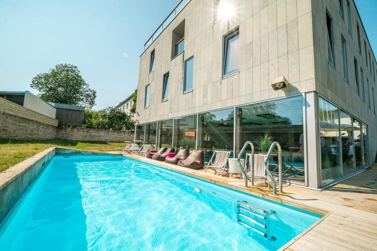 Johan Design & Spa Hotel Курессааре Экстерьер фото