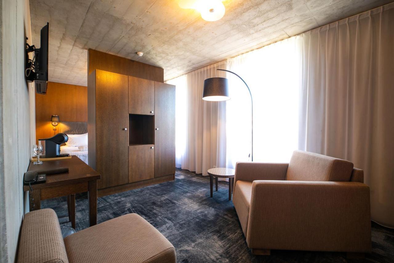Johan Design & Spa Hotel Курессааре Экстерьер фото
