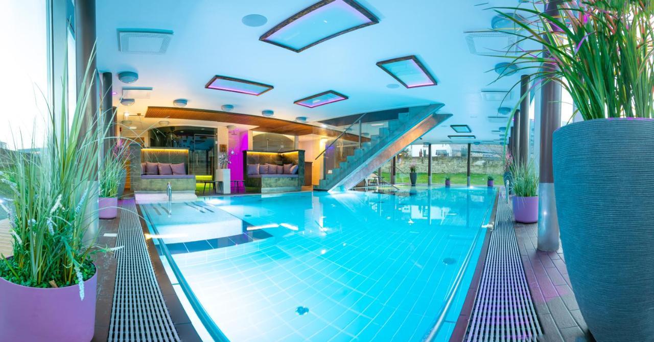 Johan Design & Spa Hotel Курессааре Экстерьер фото