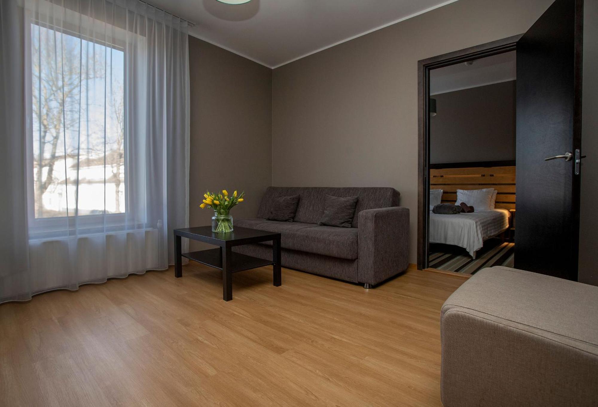 Johan Design & Spa Hotel Курессааре Экстерьер фото