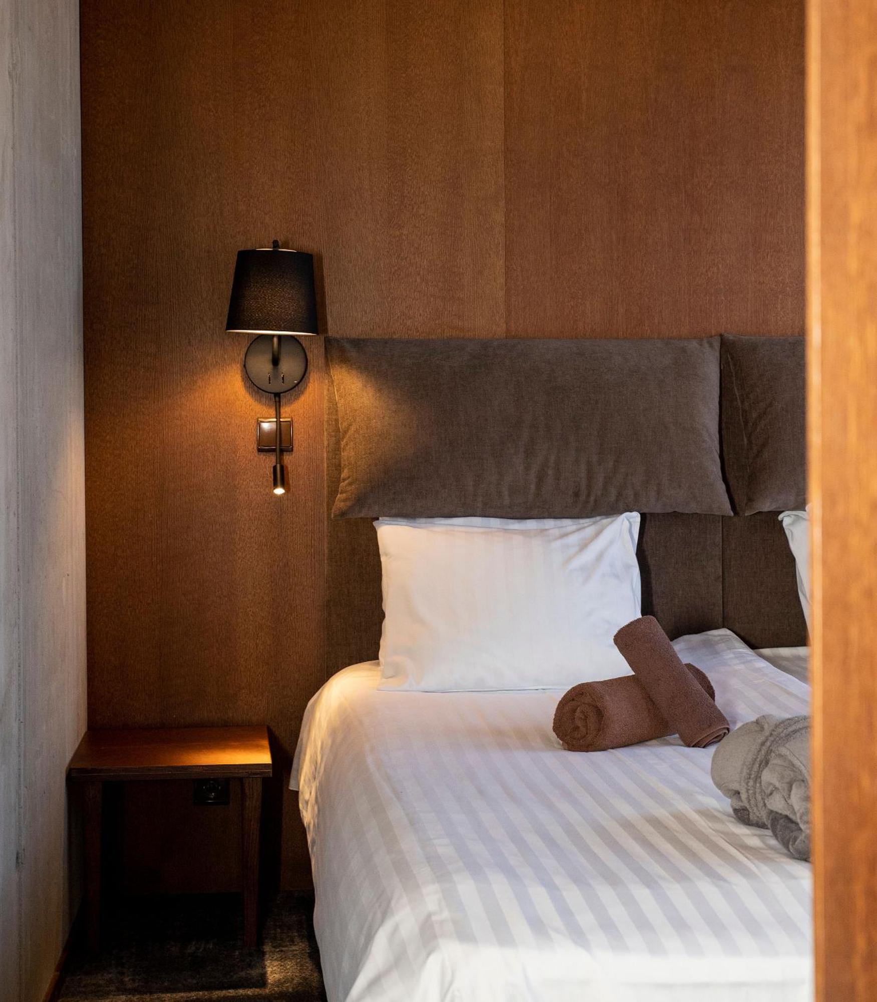 Johan Design & Spa Hotel Курессааре Экстерьер фото